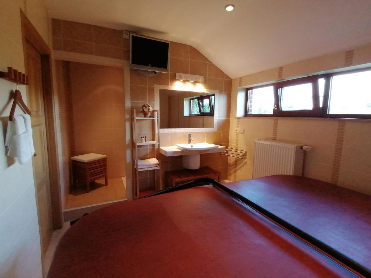 L'Atelier D'Arthur - Gite Chaleureux Avec Jacuzzi. Tenneville Exterior foto